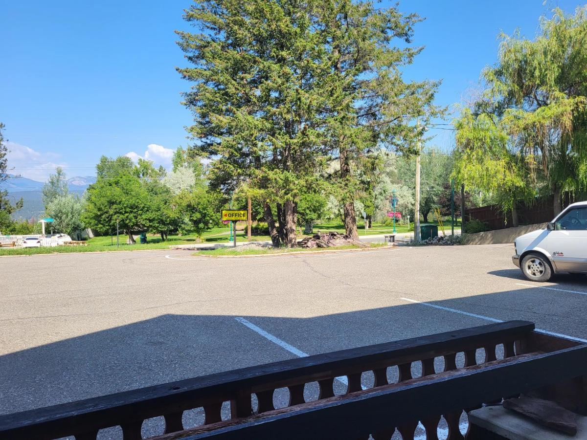 Alpen Motel Radium Hot Springs Exterior photo