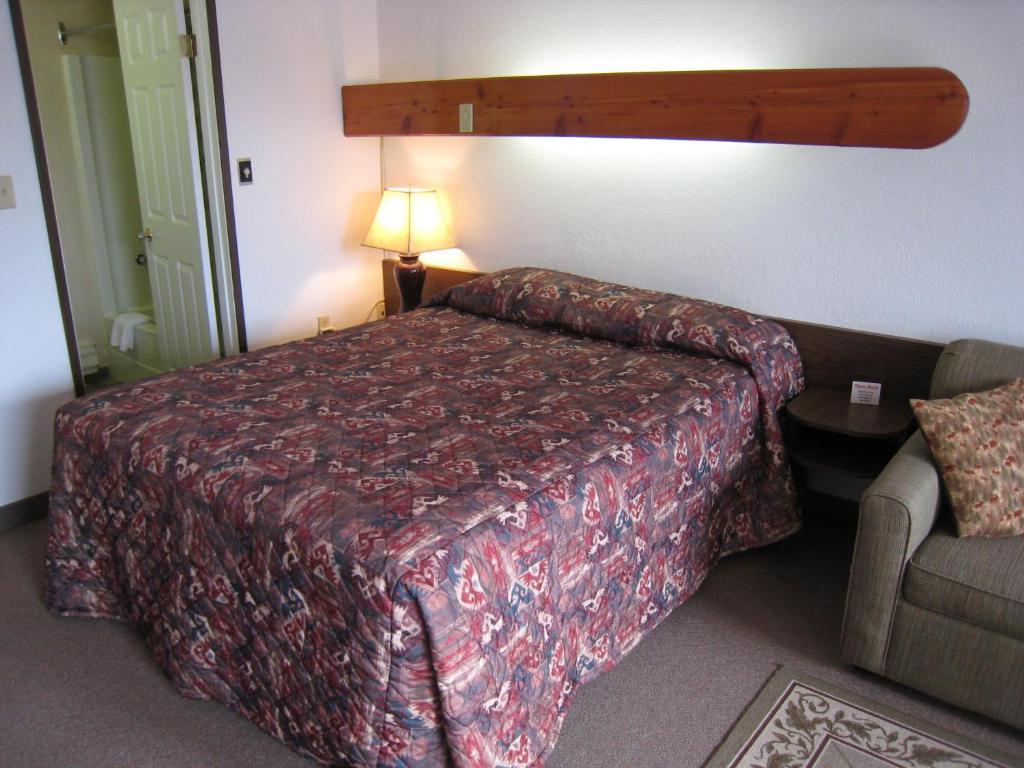 Alpen Motel Radium Hot Springs Room photo