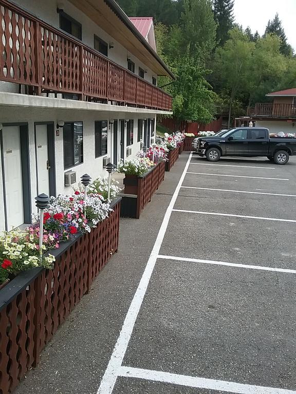 Alpen Motel Radium Hot Springs Exterior photo