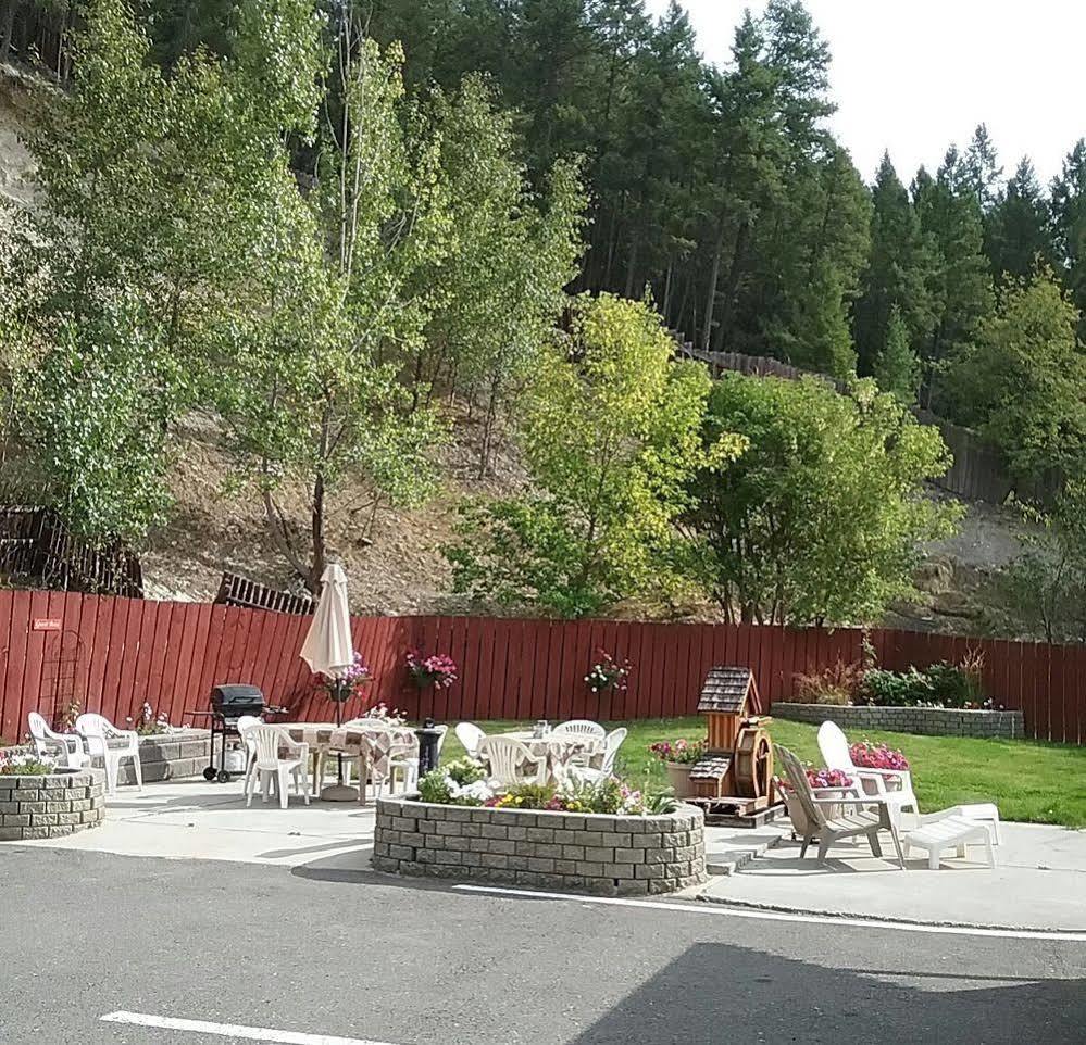Alpen Motel Radium Hot Springs Exterior photo