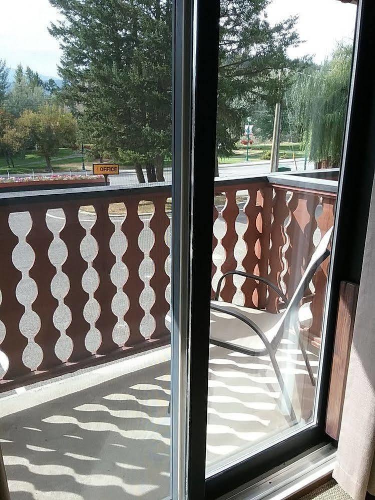 Alpen Motel Radium Hot Springs Exterior photo